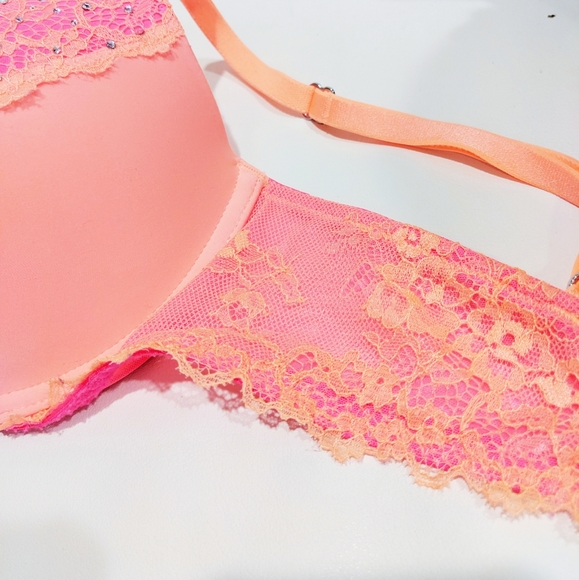 NWOT Vintage Victoria's Secret Demi Push Up Bra - Picture 2 of 5